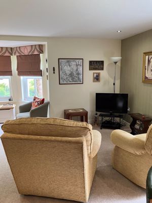 Lounge- click for photo gallery